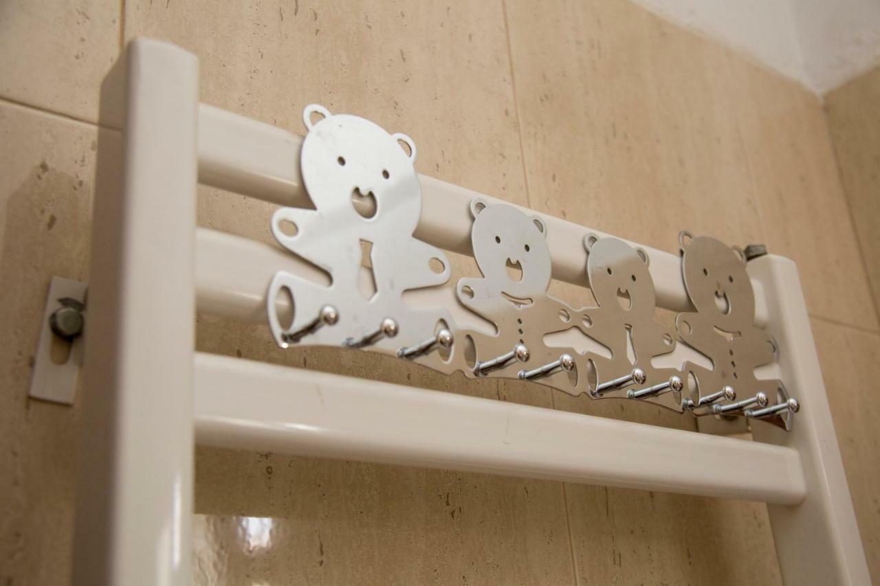 Veta'S Spacious Central Apartment セレス エクステリア 写真