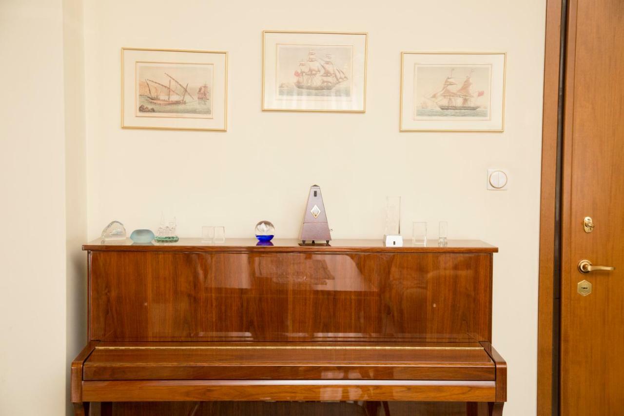 Veta'S Spacious Central Apartment セレス エクステリア 写真