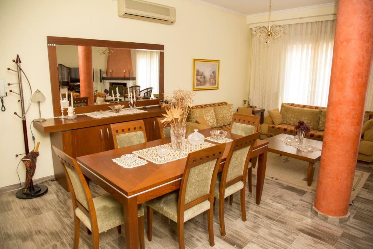 Veta'S Spacious Central Apartment セレス エクステリア 写真